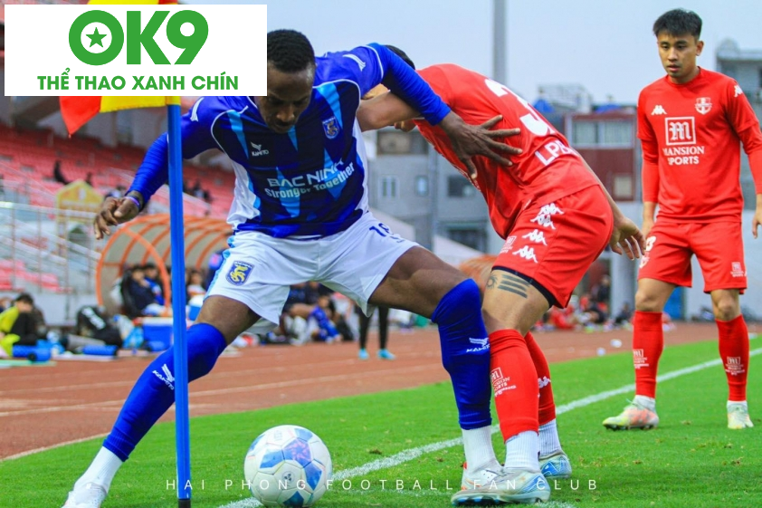 Đinh Hoàng Max khoác áo CLB Bắc Ninh. (Ảnh: HPFFC) Đinh Hoàng Max khoác áo CLB Bắc Ninh. (Ảnh: HPFFC)