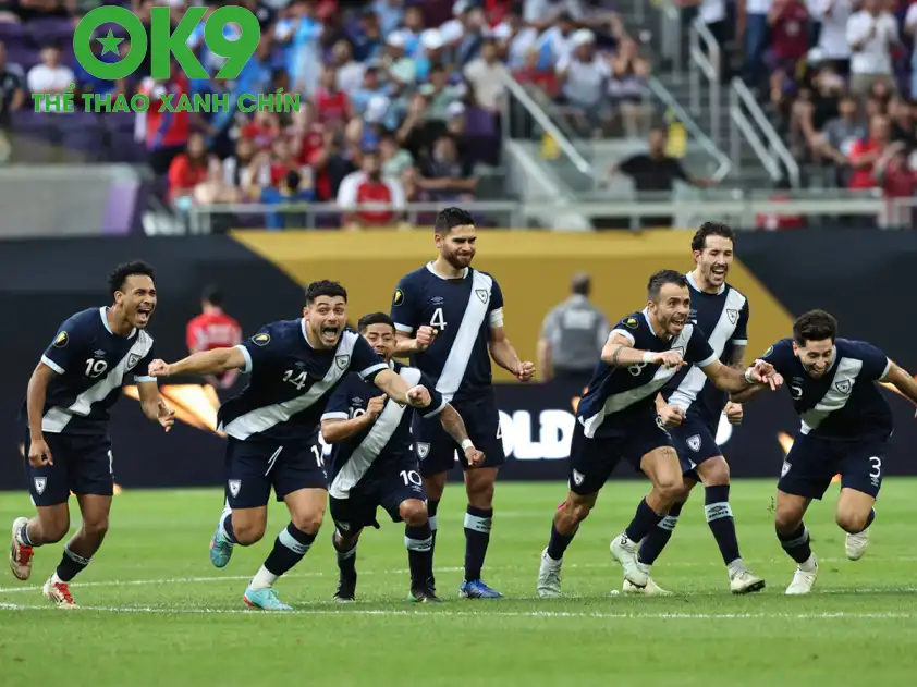 Niềm vui của các cầu thủ Guatemala sau khi đánh bại Canada ở tứ kết. (Ảnh: Internet) Niềm vui của các cầu thủ Guatemala sau khi đánh bại Canada ở tứ kết. (Ảnh: Internet)