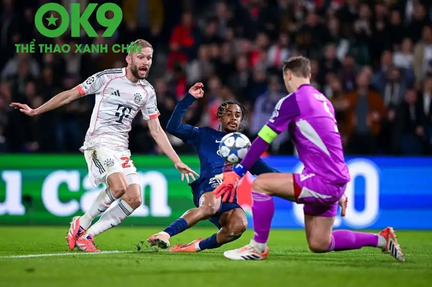 Thủ môn người Đức có nhiều pha cản phá khiến các chân sút PSG nản lòng (Ảnh: X). Thủ môn người Đức có nhiều pha cản phá khiến các chân sút PSG nản lòng (Ảnh: X).